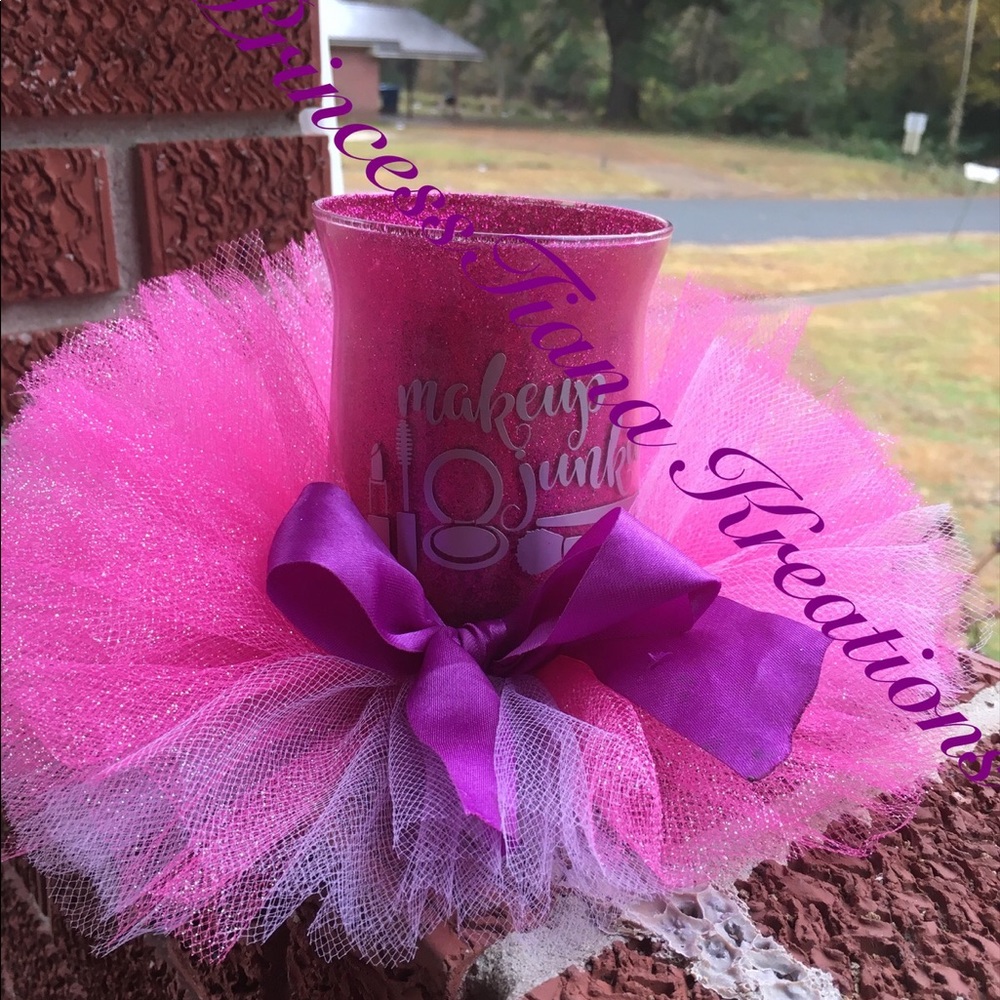 Bling makeup brush holder with removable tutu